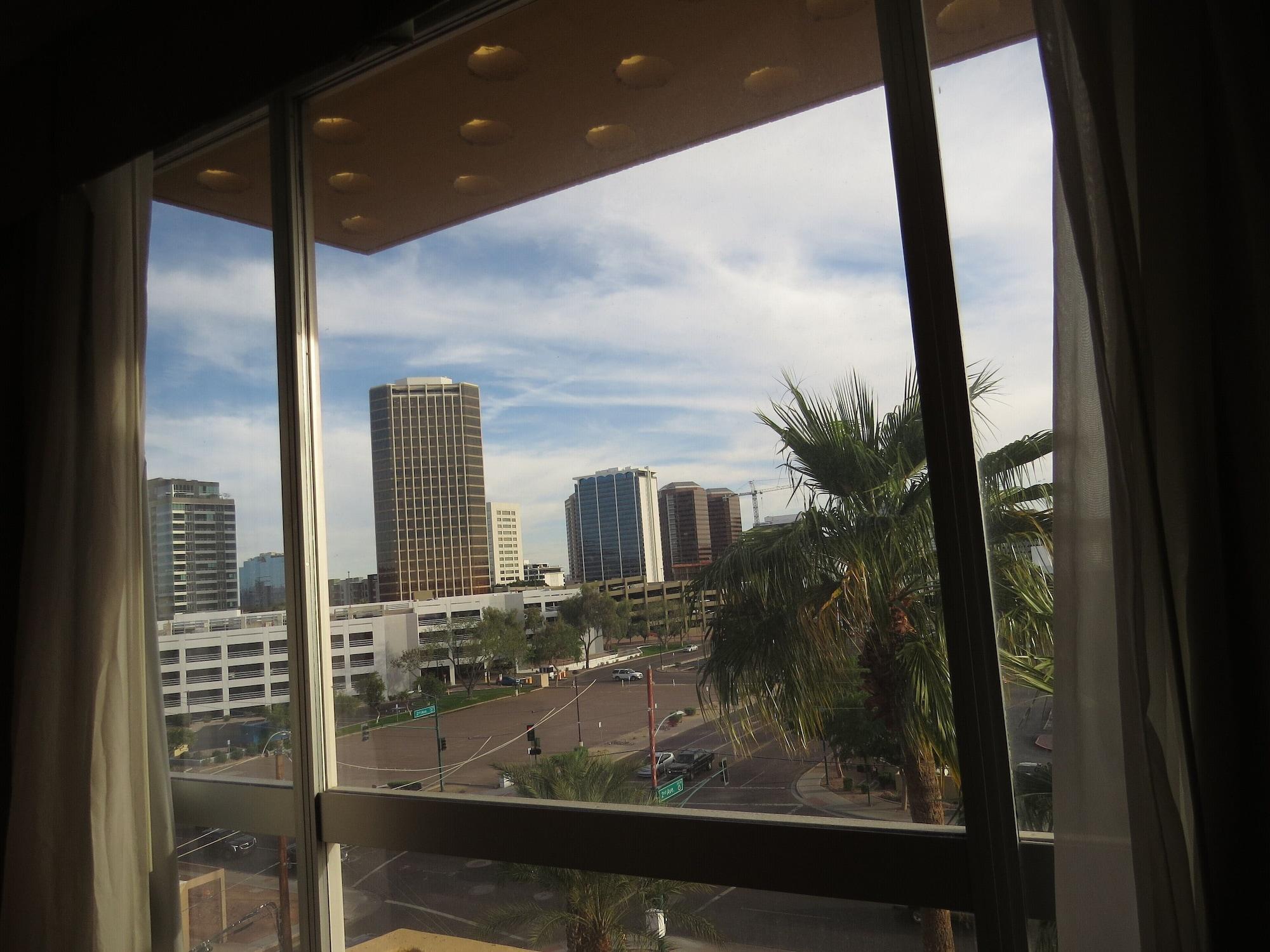 Holiday Inn Express & Suites Phoenix - Midtown, An Ihg Hotel Ngoại thất bức ảnh