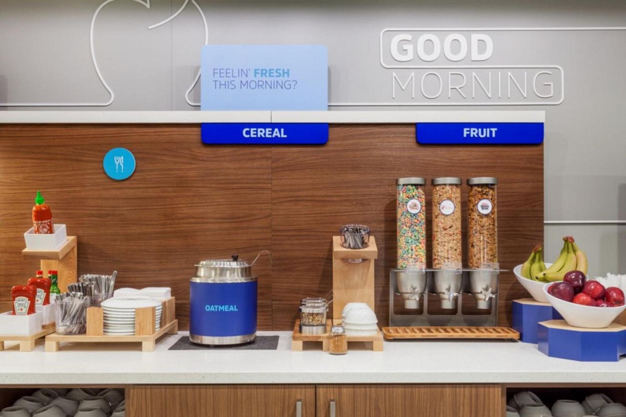 Holiday Inn Express & Suites Phoenix - Midtown, An Ihg Hotel Ngoại thất bức ảnh